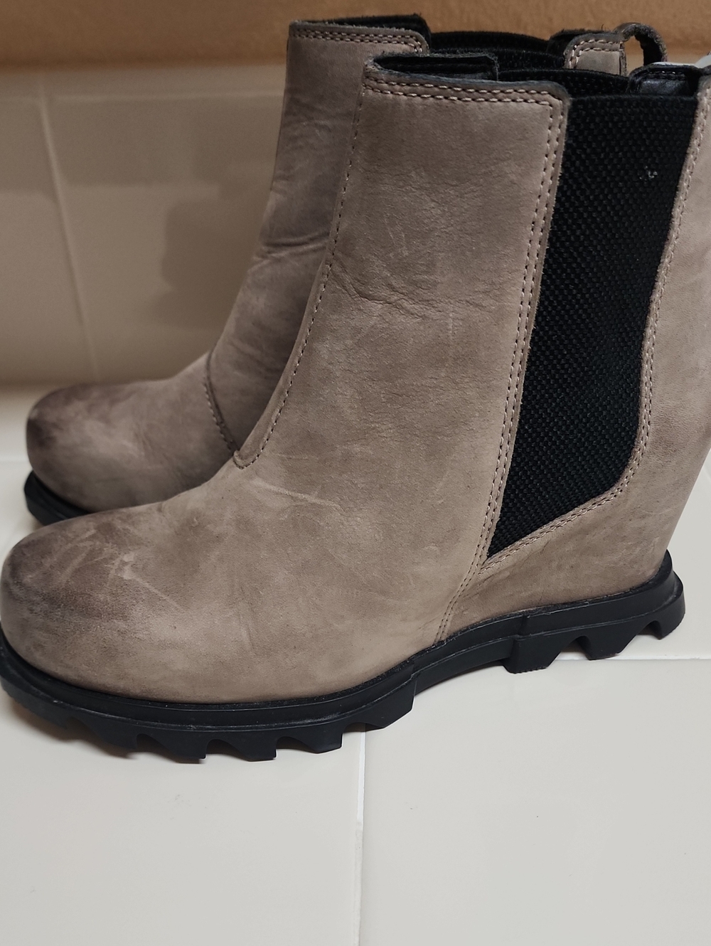 SOREL JOAN of ARC III Wedge Chelsea Ankle Boots